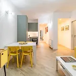 Aurealiving - Premium Apt With Air Conditioning, Fast Wifi And Free Gym