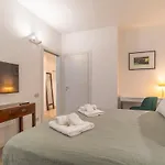 Aurealiving - Premium Apt With Air Conditioning, Fast Wifi And Free Gym