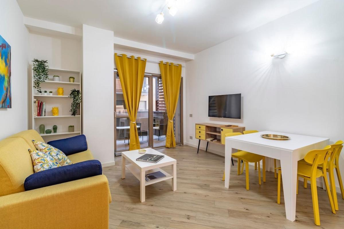 Aurealiving - Premium With Air Conditioning, Fast Wifi And Free Gym *
