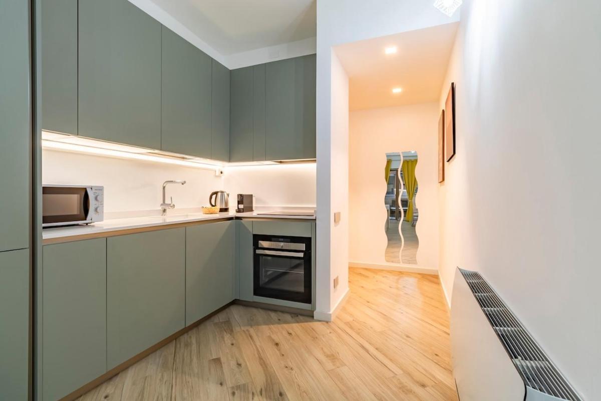 Aurealiving - Premium With Air Conditioning, Fast Wifi And Free Gym Apartment *