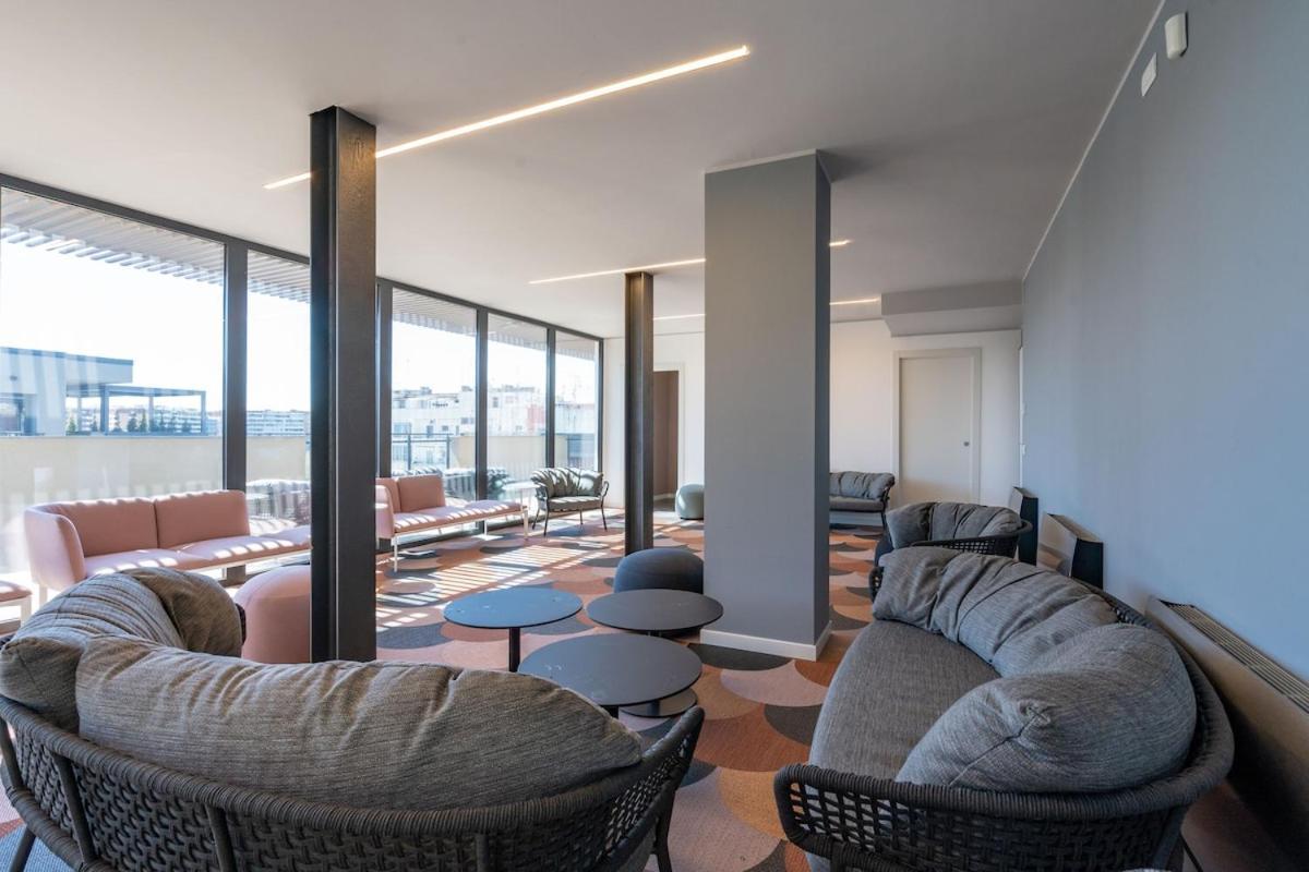 Aurealiving - Premium With Air Conditioning, Fast Wifi And Free Gym