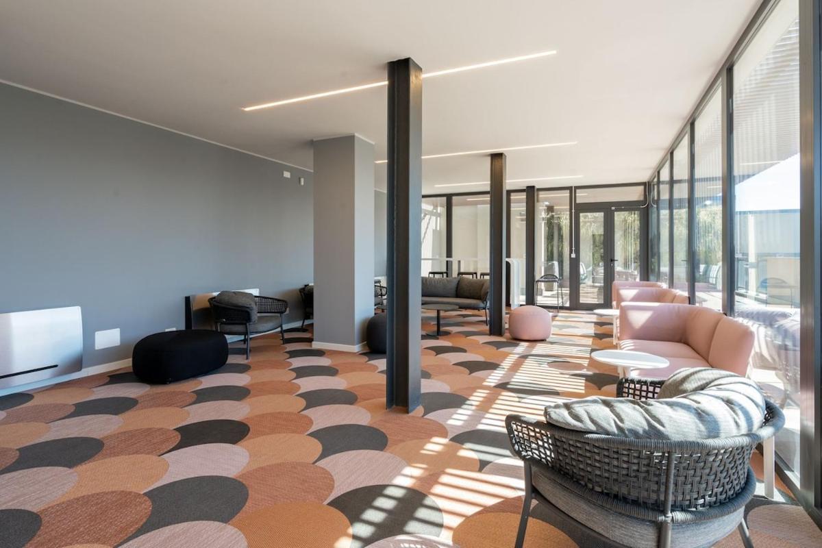 Aurealiving - Premium With Air Conditioning, Fast Wifi And Free Gym Apartment *
