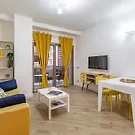 Aurealiving - Premium Apt With Air Conditioning, Fast Wifi And Free Gym
